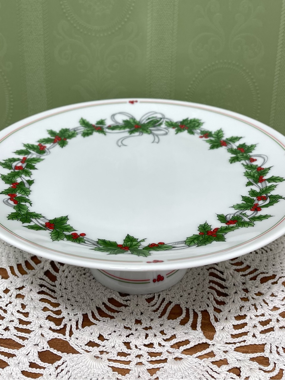 Christmas Holly and Ribbons Pattern 9 Inch Cake Dessert Pedestal Tray